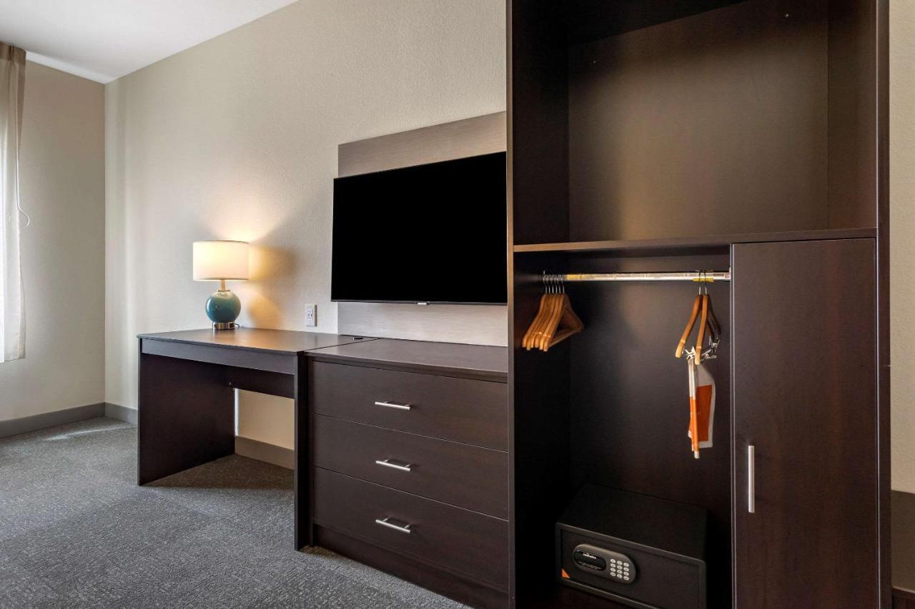Sleep Inn & Suites Crosby Eksteriør billede